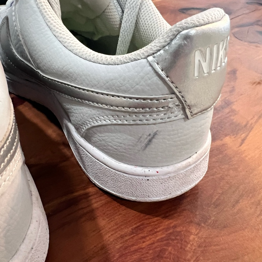 Nike Light Gray Sneakers - Picture 6 of 6
